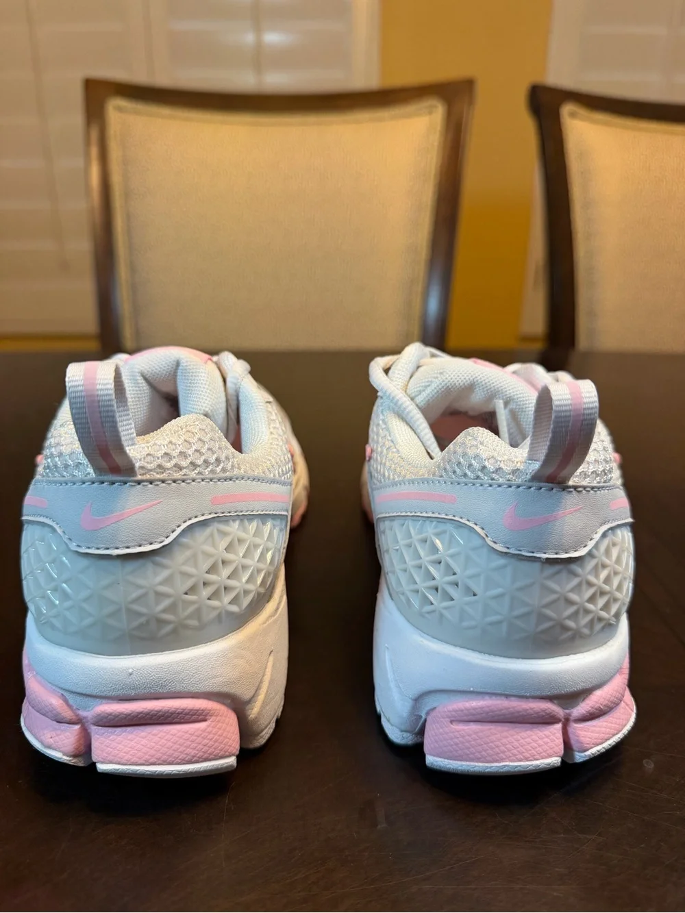 New Nike Vomero 5 Pink Sneakers Shoes Size US 6.5Y